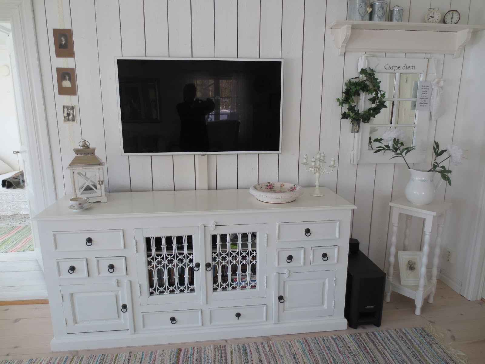 Källeboda lantliv: tv bänk...