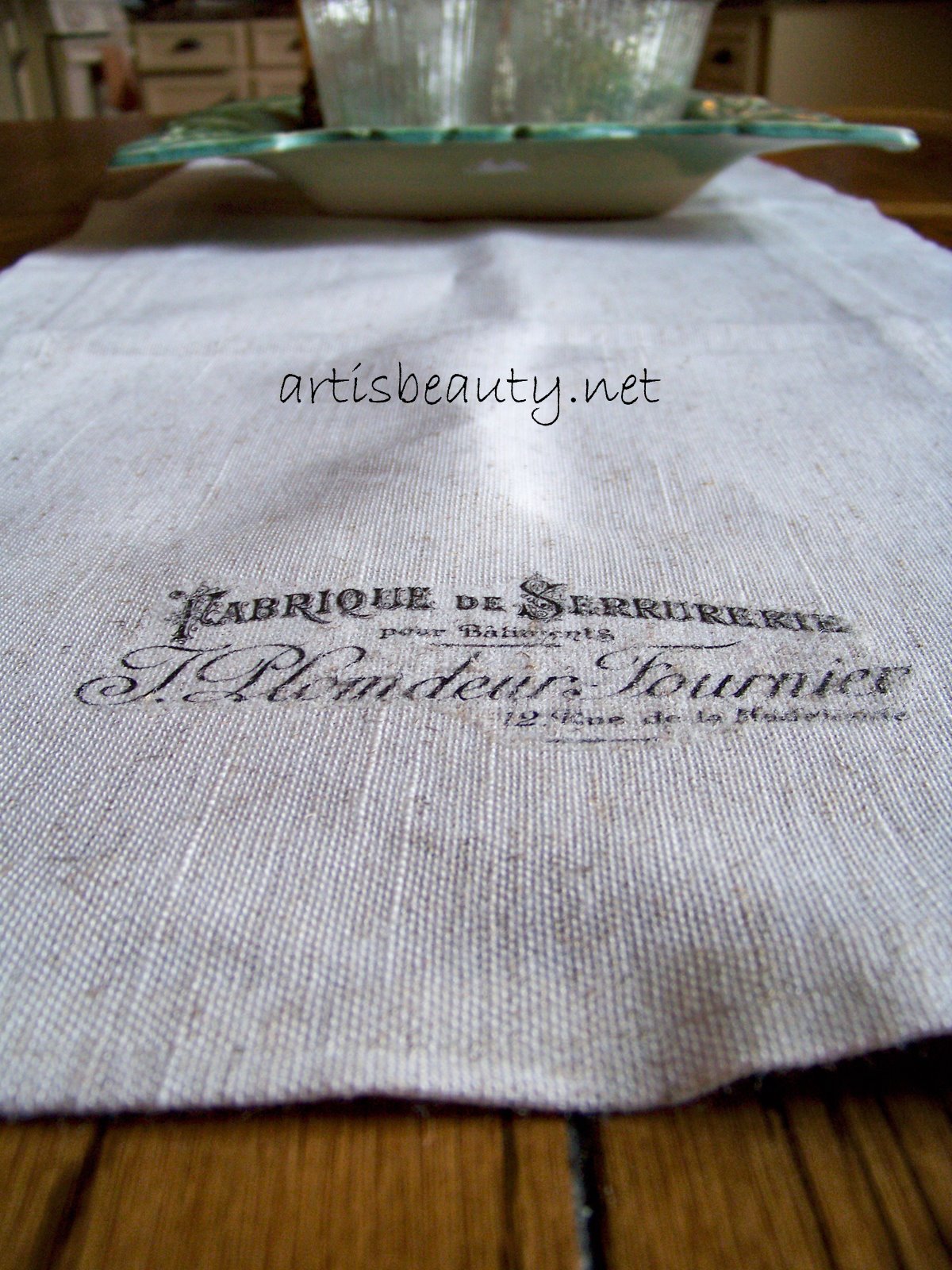 ART IS BEAUTY make a valance into a table runner