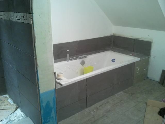 Bricolage : de l'idée àla réalisation. : salle de bain zen et nature Effet galet marron