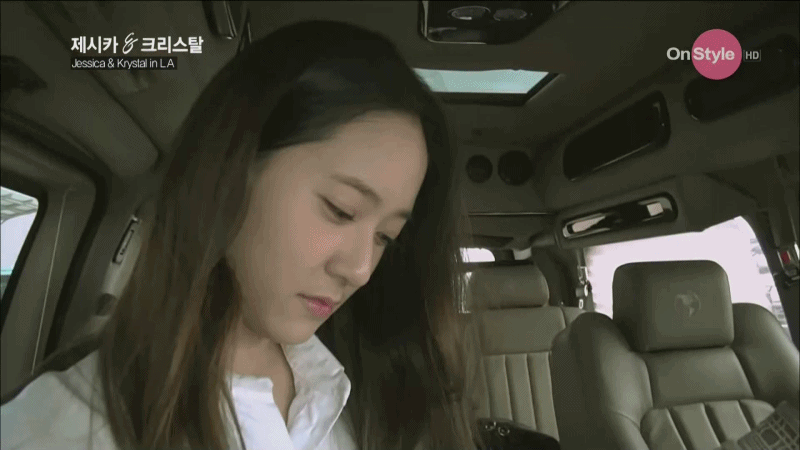 카메라 보고 놀란 수정이