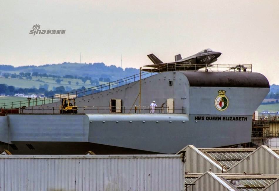 F35+model+on+HMS+Queen+Elizabeth+1.jpg