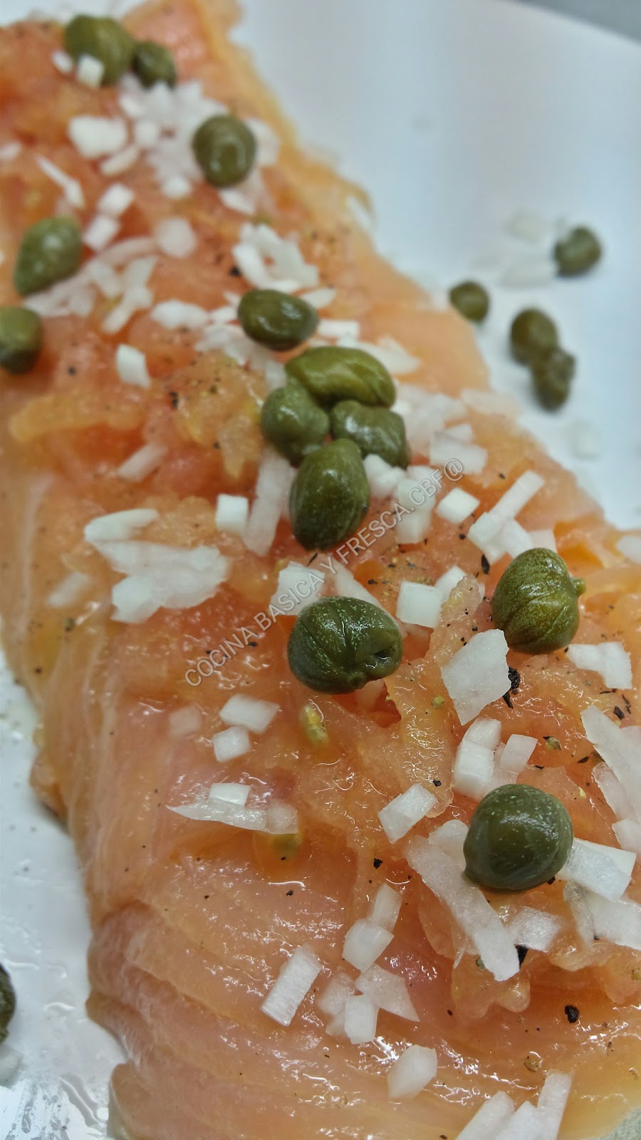 Cocina Basica y Fresca TOSTA DE SALMON CON ALCAPARRAS CBF
