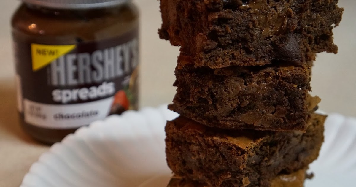 Eye Bake Fudge Brownies with Hershey's Chocolate Spread