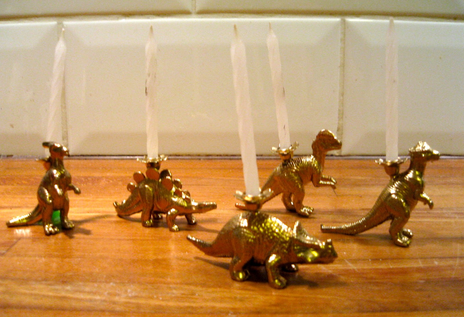 Create oh la la DIY Dinosaur candle holders Gördetsjälv