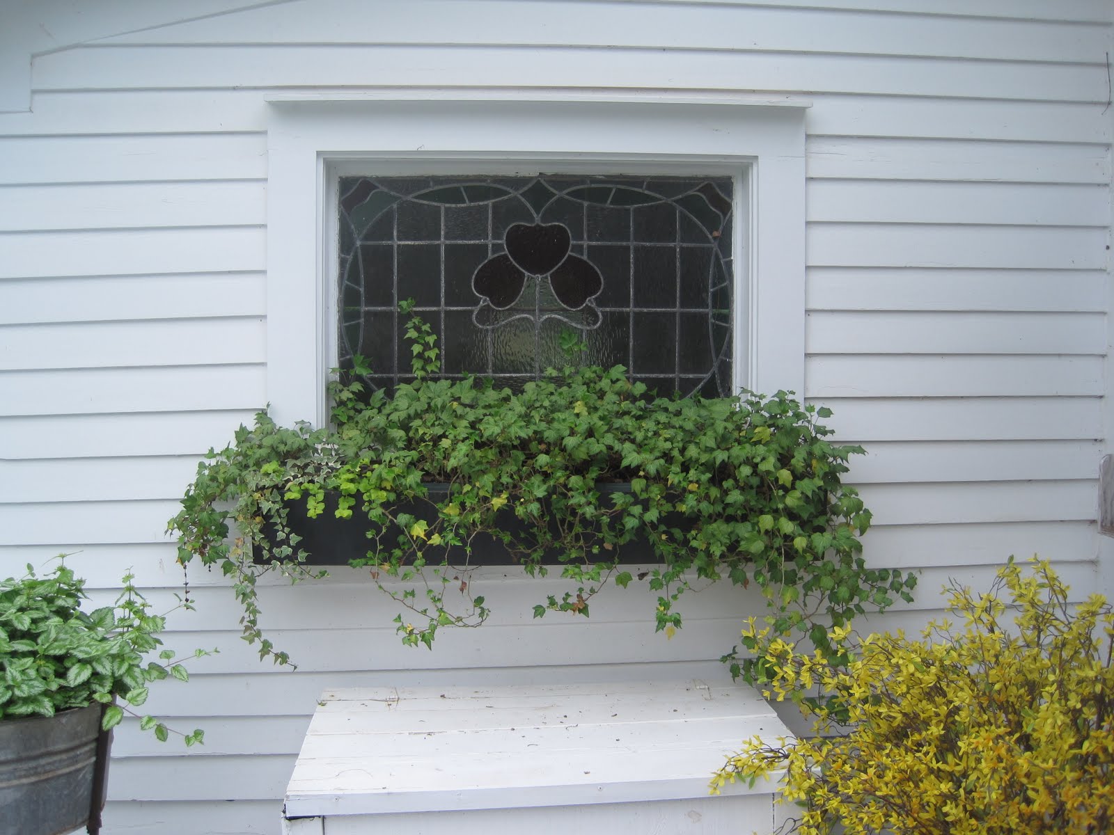 Pretty Old Houses: April 2011