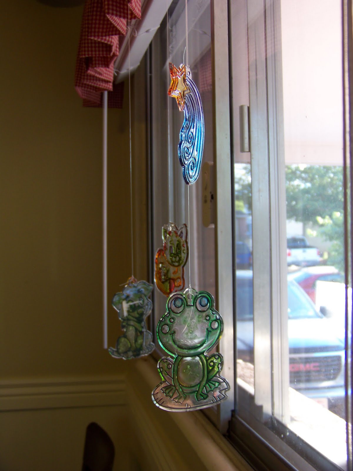 Ritzy Things Make your own SunCatcher Paint.