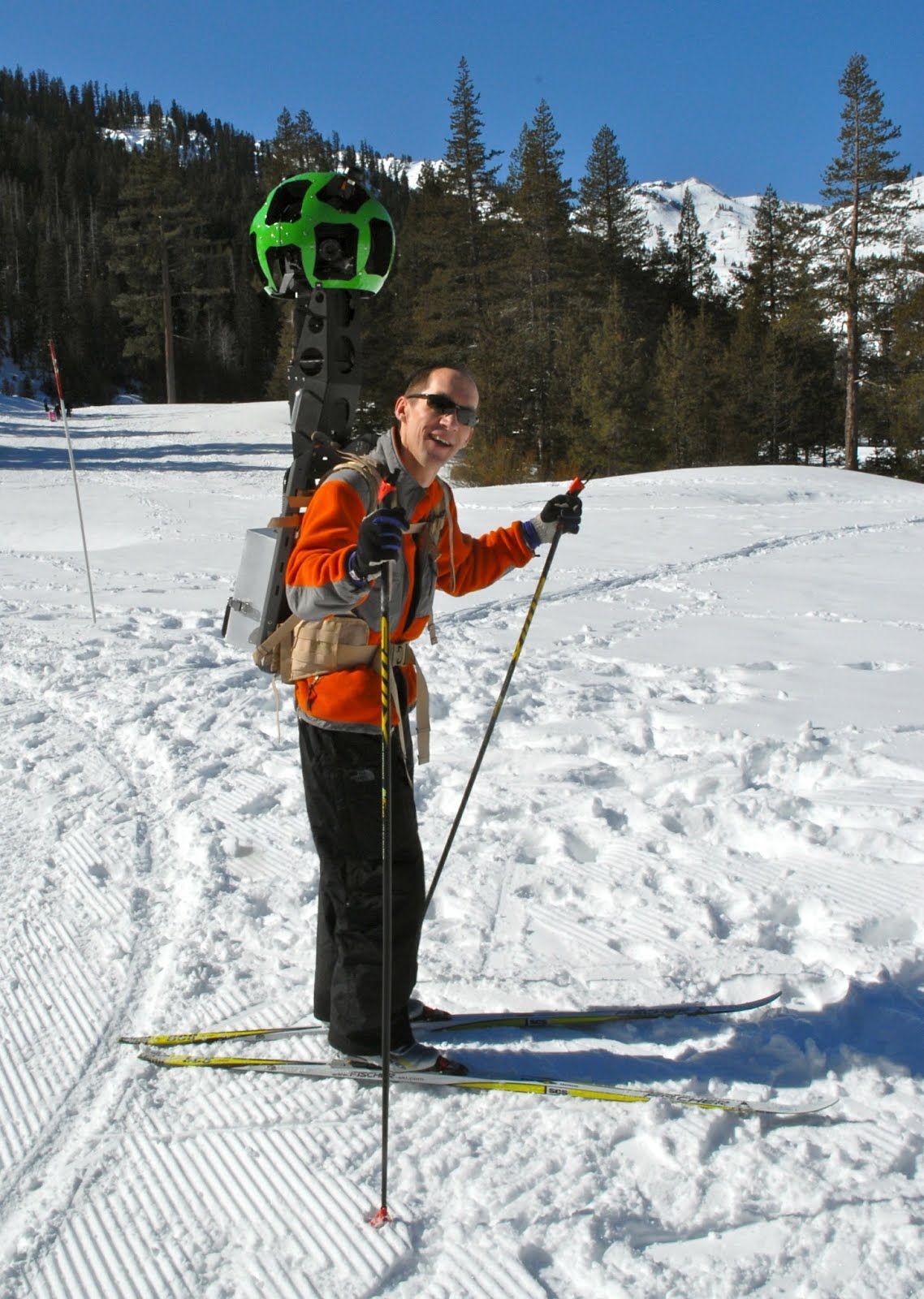 Bild von Luc Vincent beim Ski fahren.