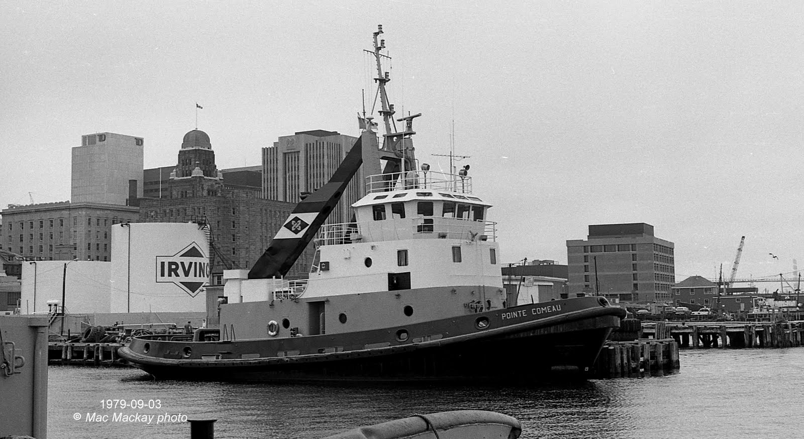 Tugfax Océan A. Simard on the job in Baie Comeau