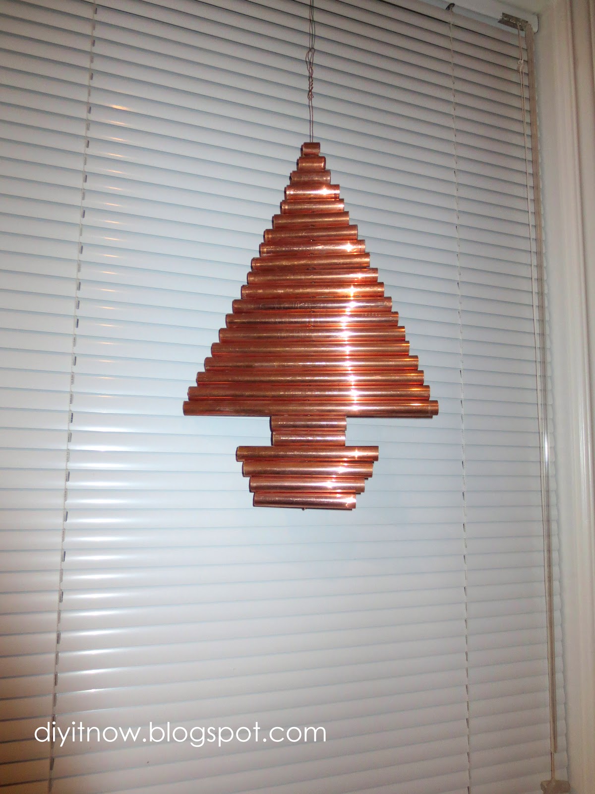 DIY it Now! COPPER PIPE CHRISTMAS TREE