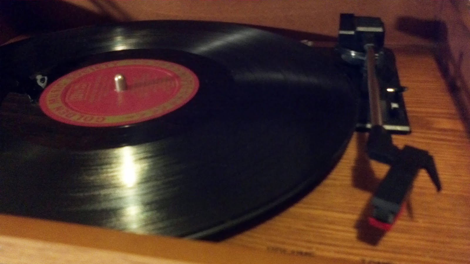 A Vintage Joy Vinyl Record Player Tips