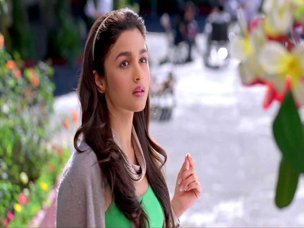 Alia Bhatt Young Bollywood Star HD Wallpapers 2013 | It's ...