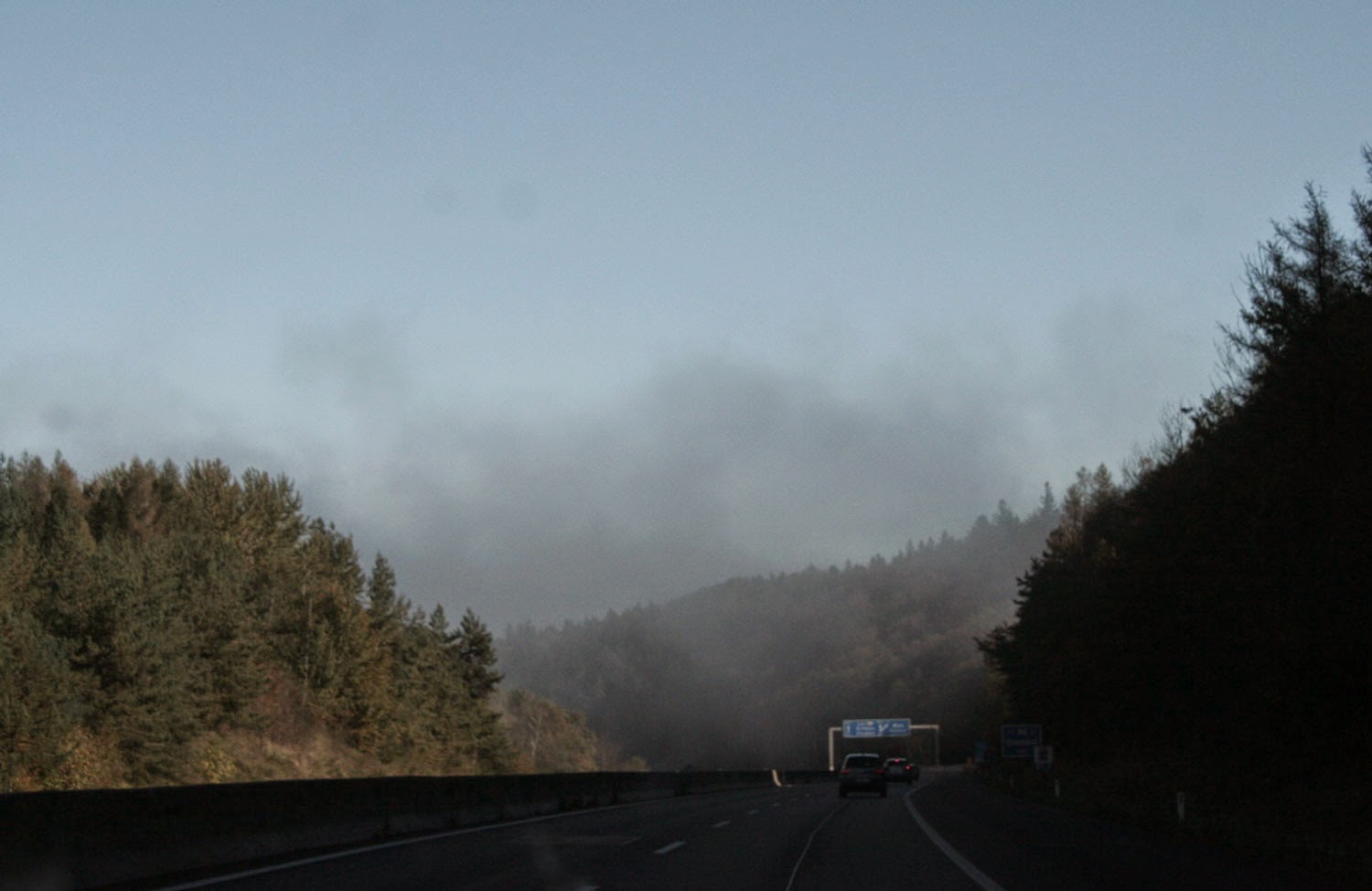 Suddenly the mist is back Suddenly the mist is back