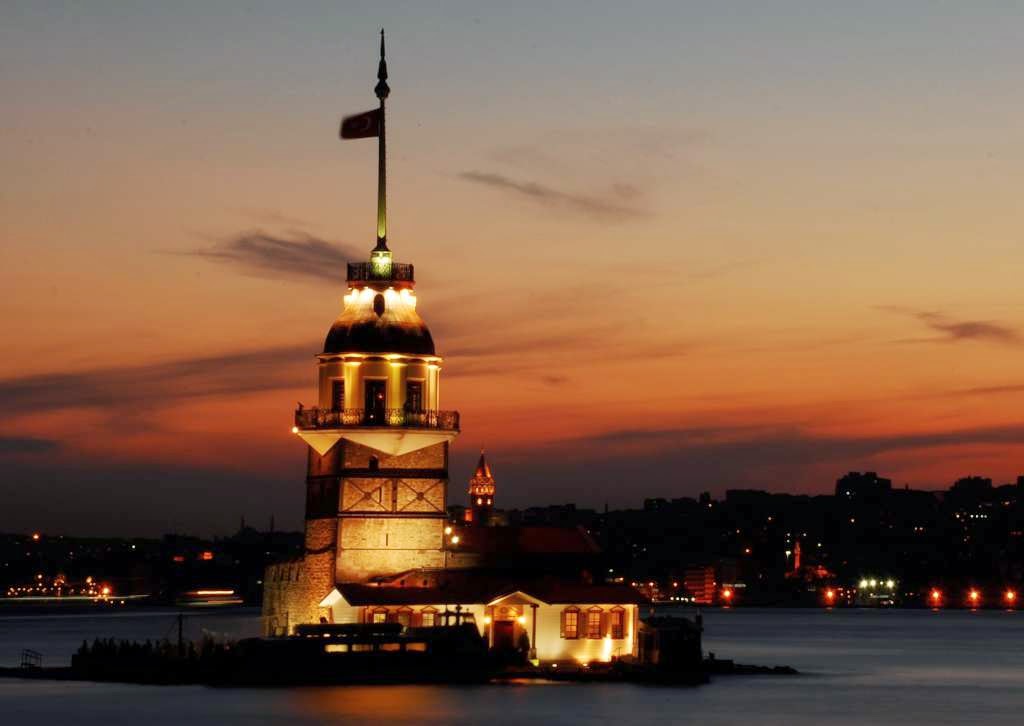 İstanbulKız Kulesi Resimleri HD Duvar KağıdıMaiden Tower Wallpaper