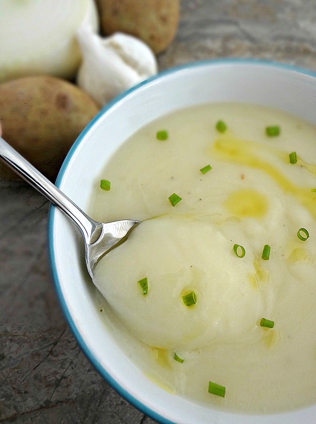 The Cooking Actress: Roasted Garlic Potato Soup