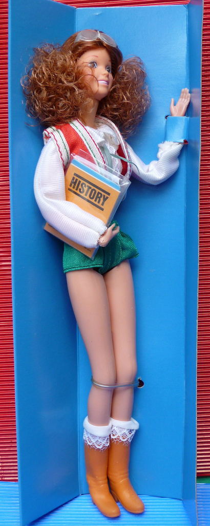 SPRINKLES AND PUFFBALLS: Remember this Barbie Knock Off?