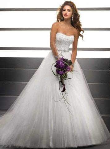 queusar: vestido de novia con corse bordado con cinturon