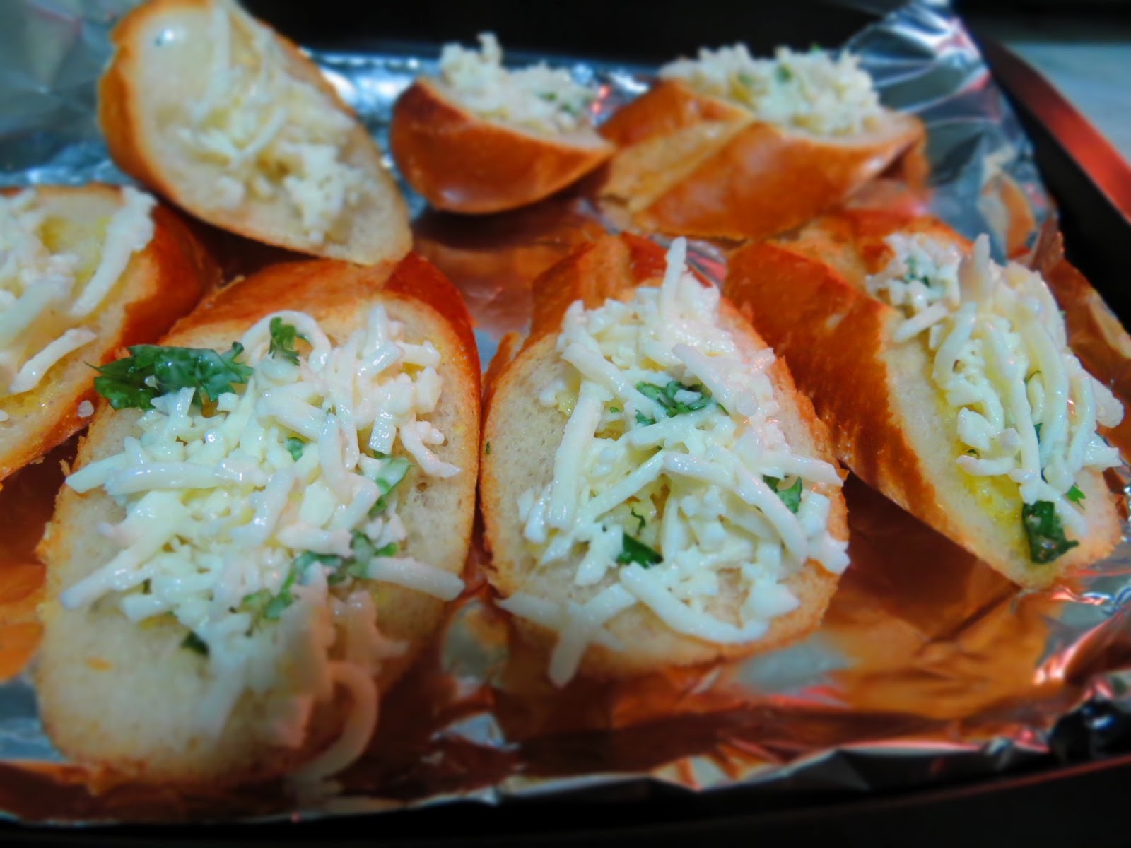 mittu cooking love Tastiest Cheesy Garlic Bread Ever Garlic Bread