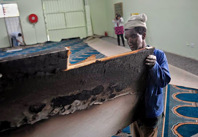http://4.bp.blogspot.com/-oBgL8DTFlu8/VDAajBNOJ7I/AAAAAAABL7U/Q6ViJMZ_Rok/s1600/gay%2Bmosque%2Bburnt.jpg