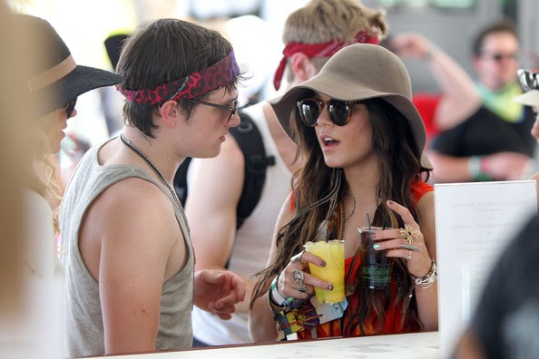 whos vanessa hudgens dating 2012 Zac efron dating history they were first rumored to be dating back in february 2012 when they were spotted zac efron and vanessa hudgens played teenage. whos vanessa hudgens dating 2012 Zac efron dating history they were first rumored to be dating back in february 2012 when they were spotted zac efron and vanessa hudgens played teenage.
