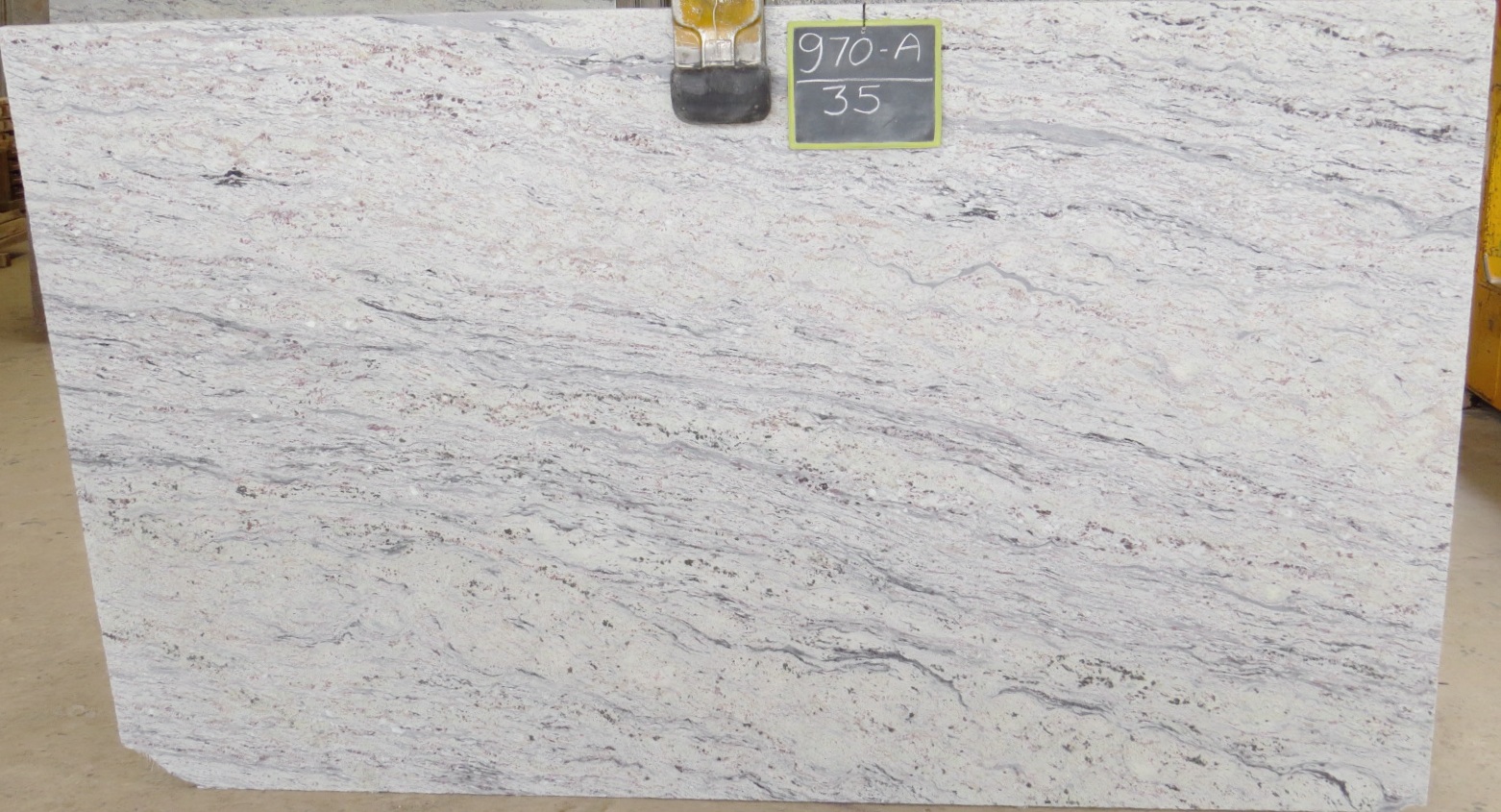 Bengal Black-Granite: White Granite Slabs