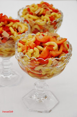 herzelieb - das Rezept für den Glücklichmacher-Nudelsalat ohne Mayonnaise herzelieb - das Rezept für den Glücklichmacher-Nudelsalat ohne Mayonnaise
