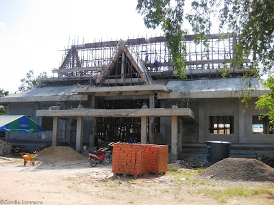 Wat Plai Laem new sermon hall in progress