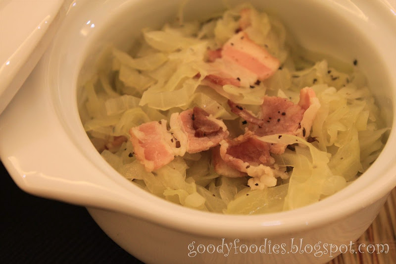 GoodyFoodies I cooked Jamie Oliver's braised cabbage with bacon and thyme