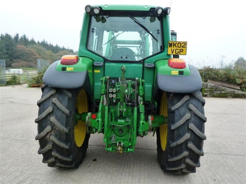 TRACTOR CU INCARCATOR FRONTAL JOHN DEERE 6420S 120 CP An 2002 PRET 25.