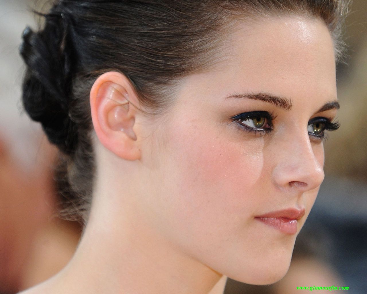 http://4.bp.blogspot.com/-oKVyW-KwrL0/Tr7FMpolKeI/AAAAAAAAGBQ/JM4rFHGmHkM/s1600/Kristen-Stewart_2011-Wallpaper-.jpg
