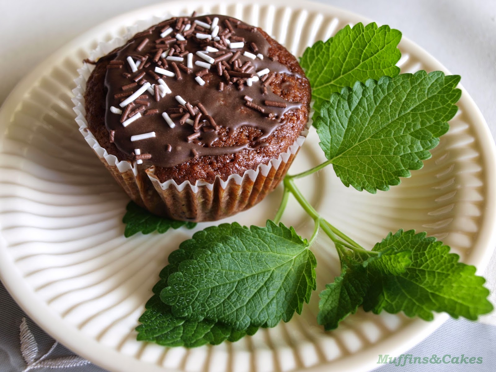 Muffins & Cakes Czekoladowe muffinki z mirabelkami i likierem