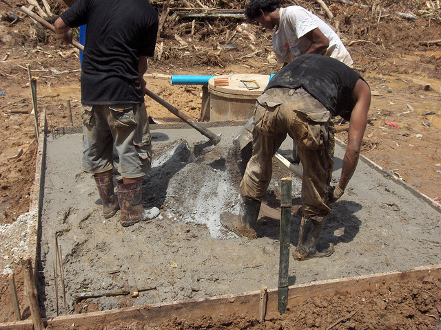 Treliças de bambu são usadas na construção de fundação