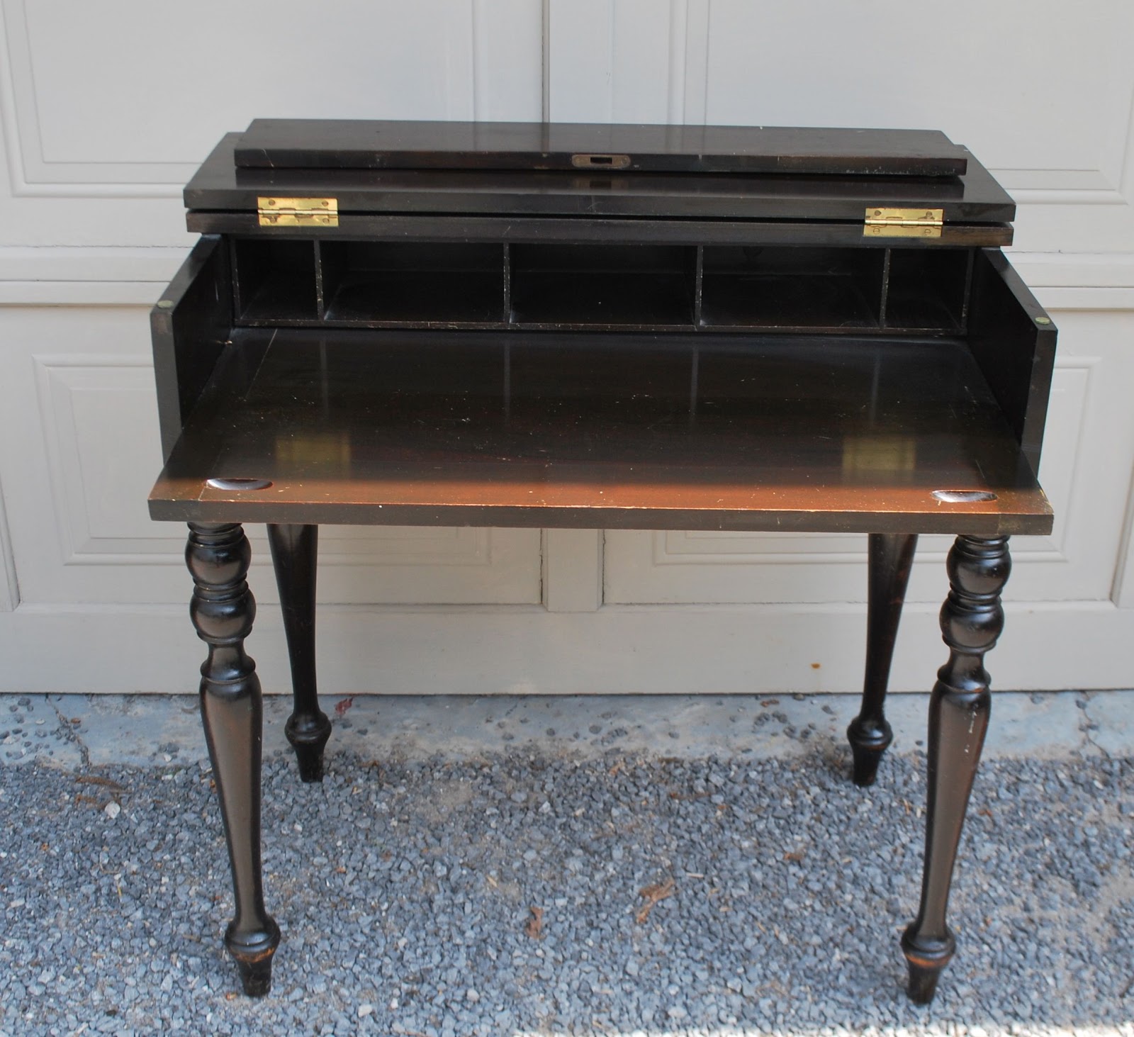 Tribute 20th Decor Antique Mahogany Desk