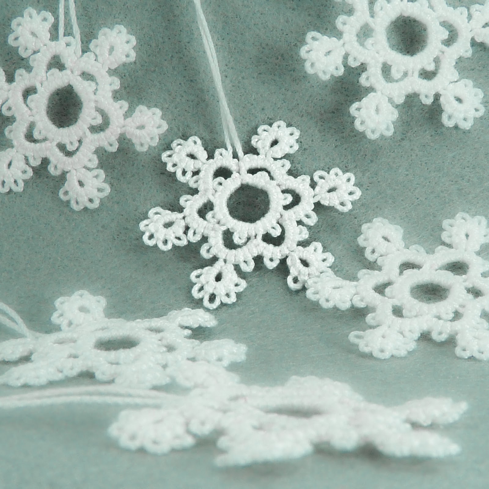 Decoromana My tatted snowflakes