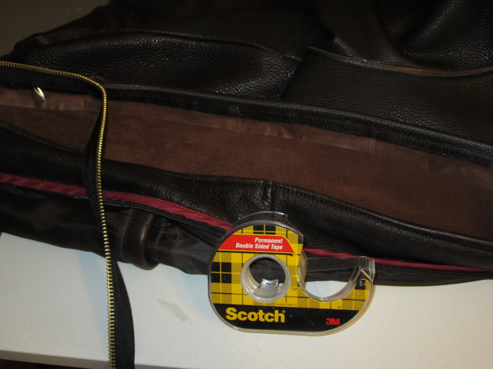 Kay'z Quiltz Zipper Replacement in a Leather Jacket Tutorial