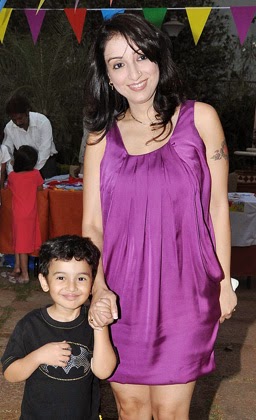 Sonu Nigam Family photos Gallary - Sonu Nigam