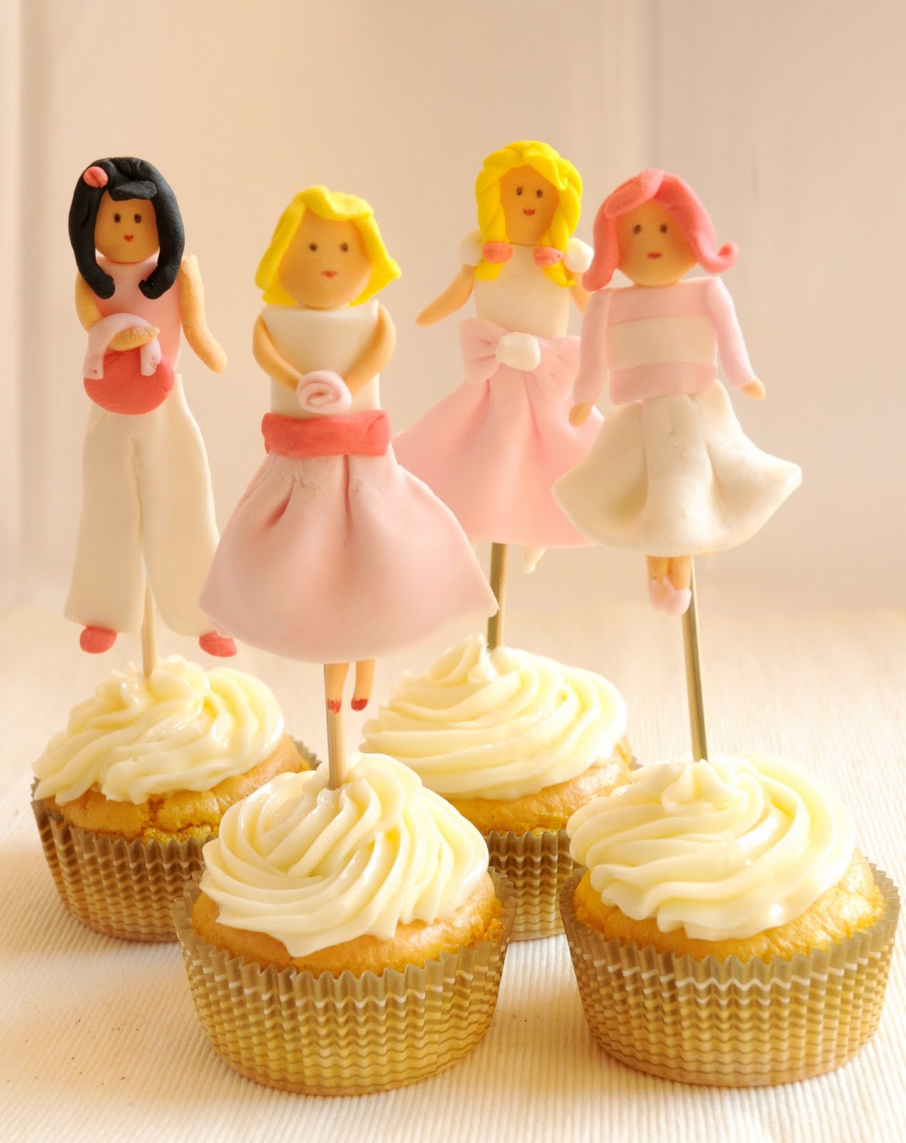 Belle Cake Topper and Mould cup cake topper girl