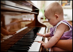 Baby Plays Piano