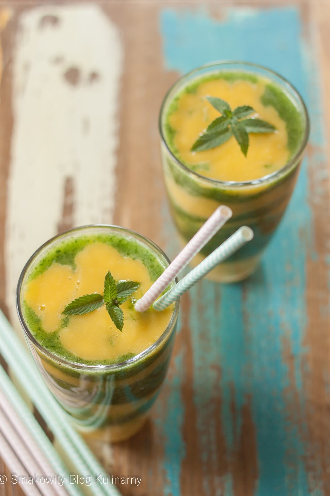 Smoothie z mango, melona i jarmużu