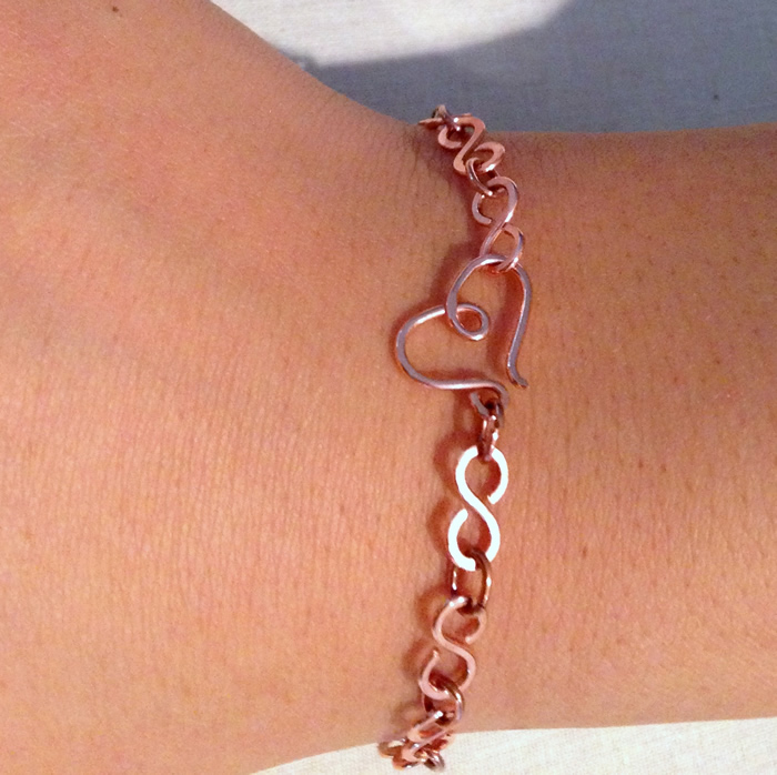 Free Tutorial for Infinity Link Chain Bracelet at Lisa Yang's Jewelry Blog