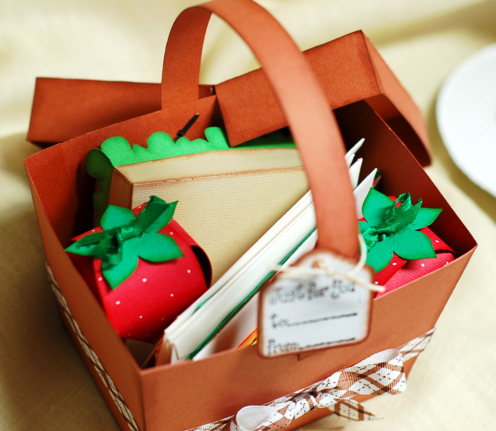 Paper Creations by Kristin Picnic Basket Notecard/Gift Set