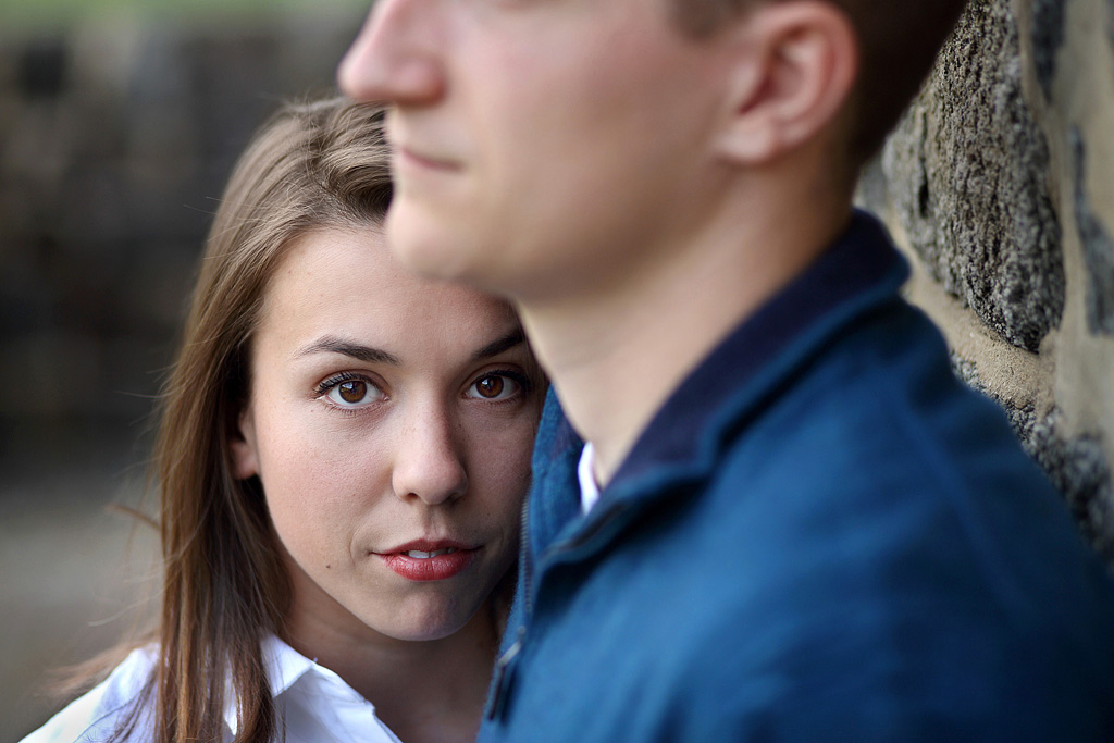 IMAGE: http://4.bp.blogspot.com/-oRkdtCvaRR4/UkDEjpm81UI/AAAAAAAAAHQ/80eTPsV5T34/s1600/Engagement+sneak+peak.jpg