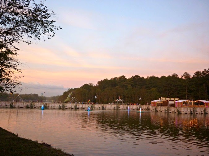 tomorrowworld fountain walkways