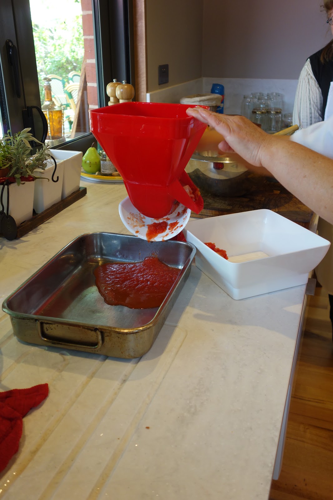 How to make tomato passata Gourmet Chick