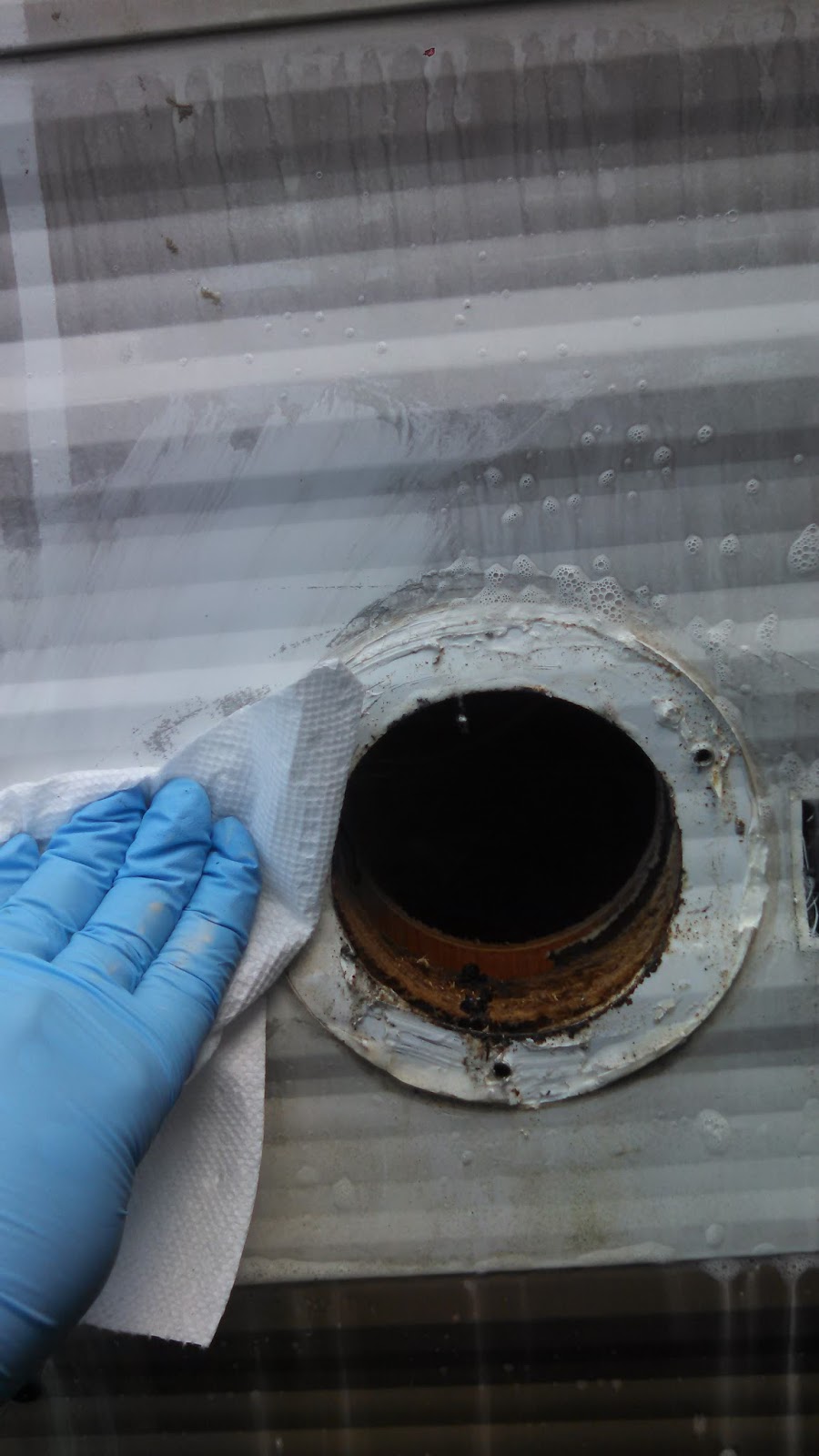 DIY momma Cleaning the outside of your camper