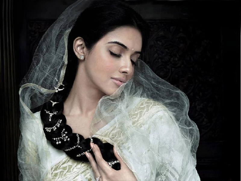 Asin Cute Gallery asin in saree. Asin Cute Gallery