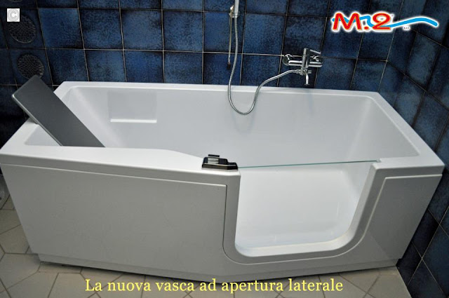 vasca da bagno con sportello