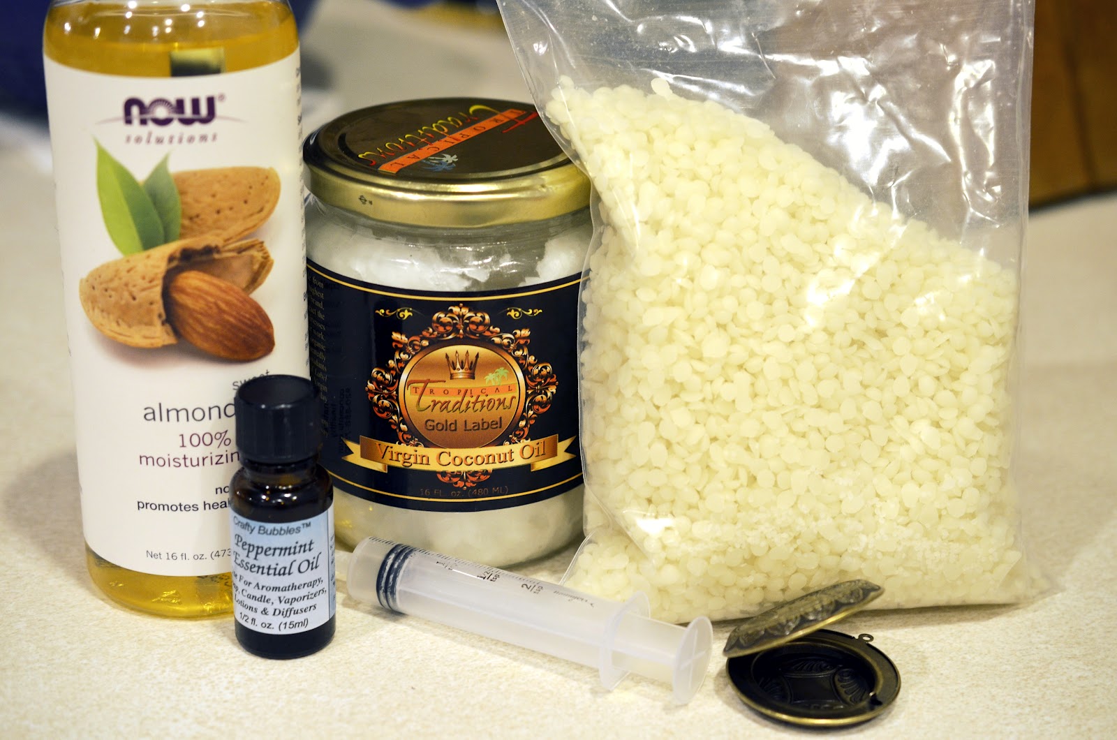 Kitty Cats and Airplanes Solid perfume (a tutorial)