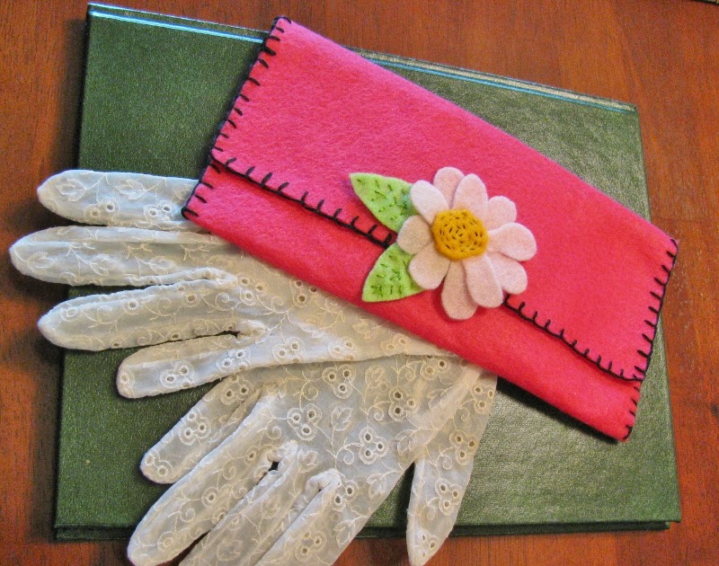 Scrappin' Becky B. Tutorial Simple Felt Clutch