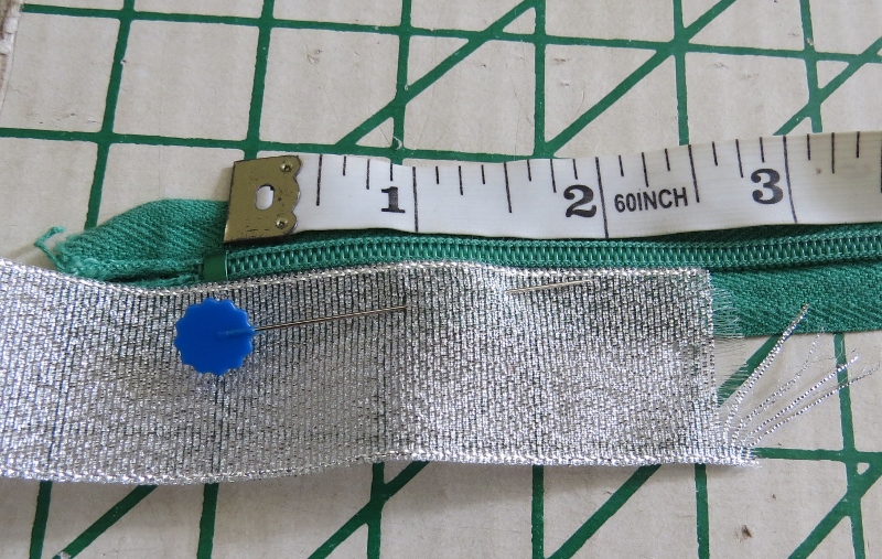 Zip-Itself Zipper Coin Purse - Free Sewing Pattern