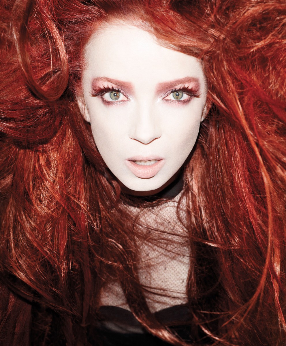 http://4.bp.blogspot.com/-oZiwt0HMXUk/T06uaELLpUI/AAAAAAAAEWc/z7QX6_8quRk/s1600/Shirley_Manson_01-992x1200.jpg